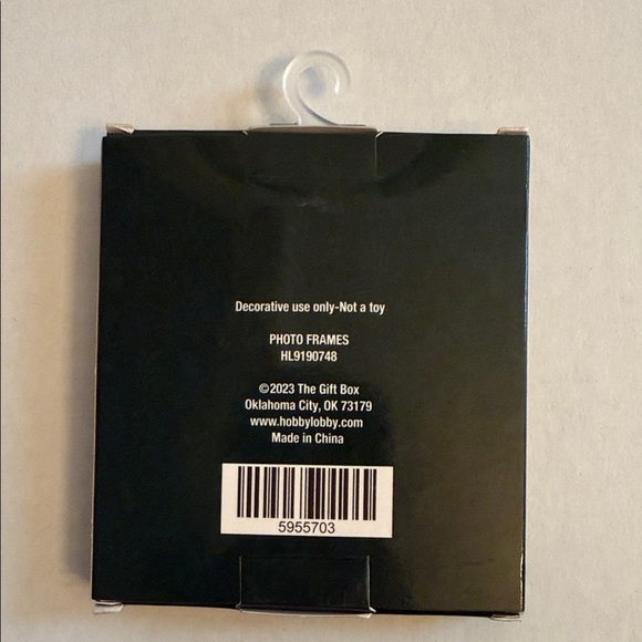 2023 Hobby Lobby Silver Holiday Ornament Frame - Picture 2 of 2